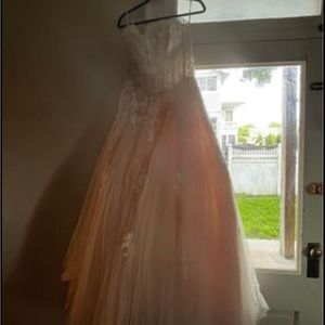 Wedding dress only wore for 3 hours